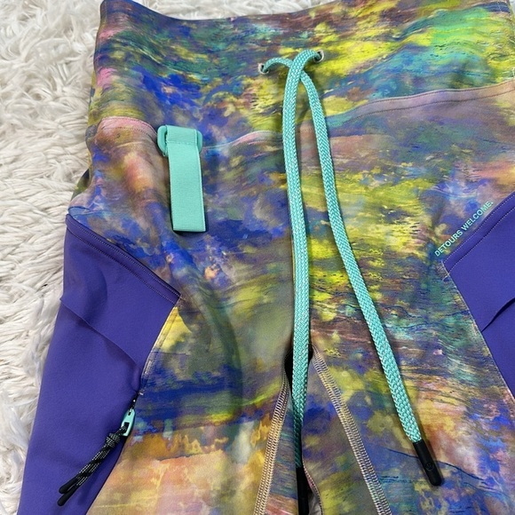 Lululemon Cargo Super-High-Rise Hiking Short 8" Altered Nature Multi - Picture 2 of 6